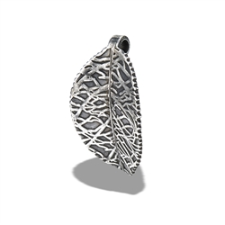 Stainless Steel Small Leaf Pendant With Intricate Venation Pattern